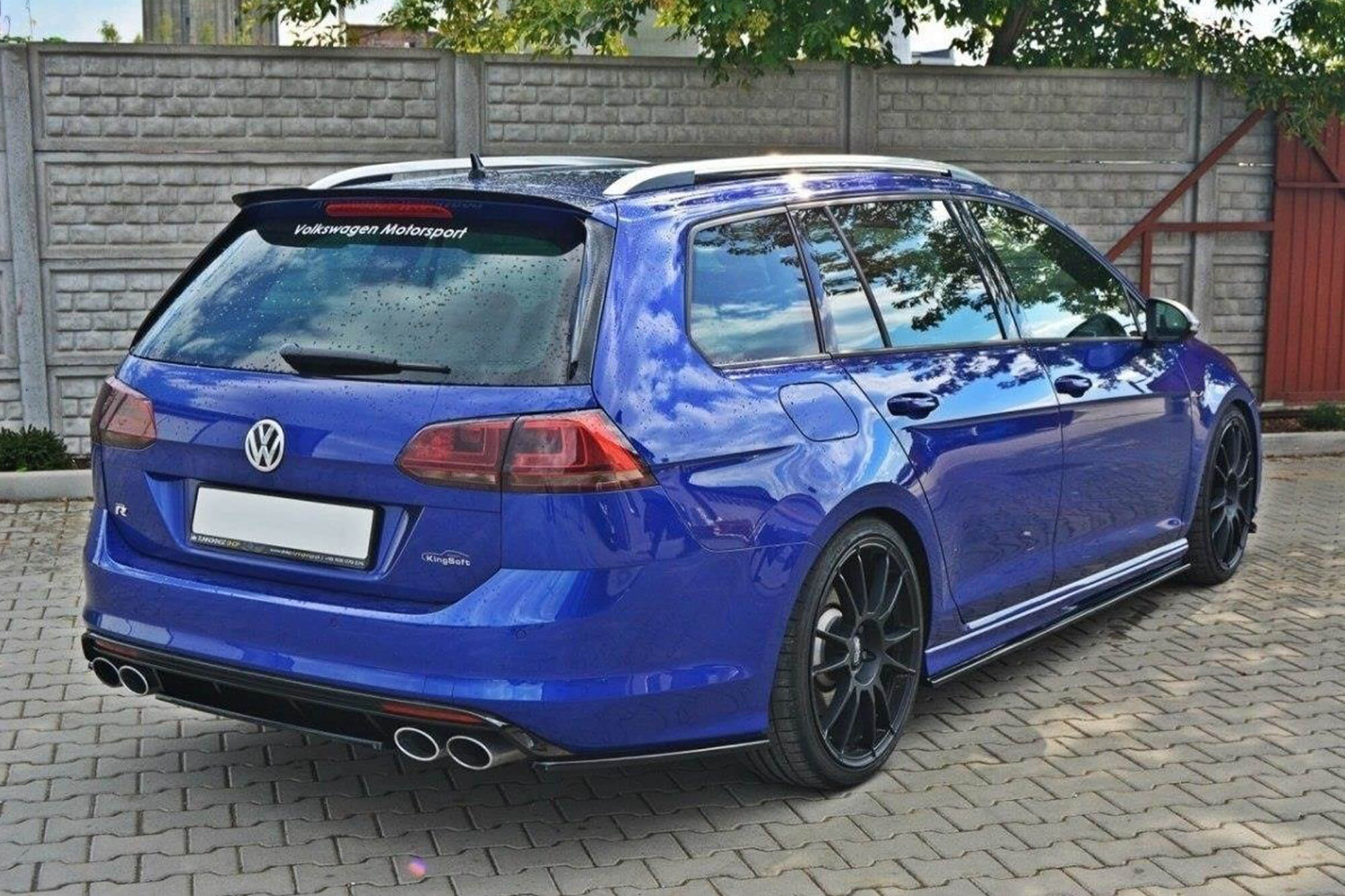 Додаток  Maxton Design за заден R браник за VW Golf VII караван по 2013 година, црн мат